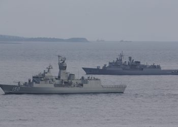 أوكرانيا تطالب تركيا بالاستيلاء على سفينة روسية