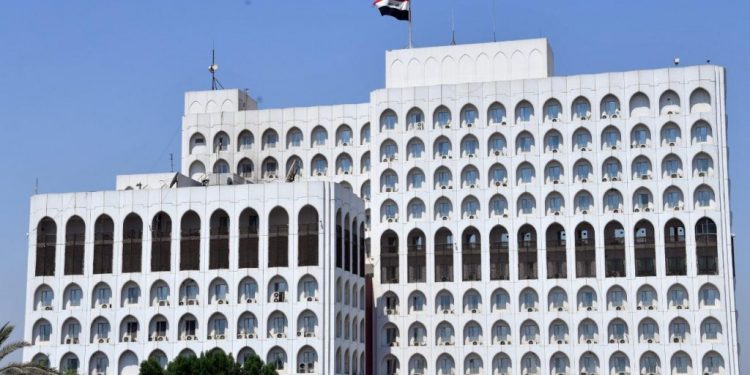 العراق يصف إنكار تركيا مسؤوليتها عن قصف مدينة دهوك بالـ”مزحة سوداء”