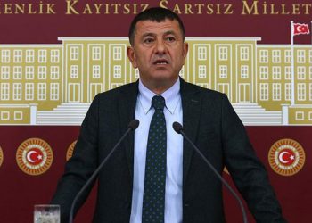 حزب الشعب الجمهوري: قرارات الفصل من العمل “سياسية”