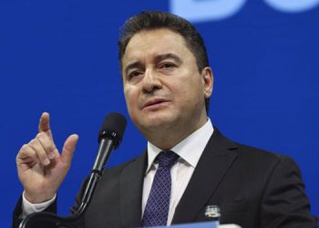 باباجان: نوايا أردوغان بخصوص العملية العسكرية في سوريا غير واضحة