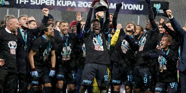 طرابزون سبور يتوج ببطولة كأس السوبر