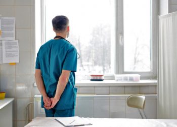 229 طبيبا تركيا يطلبون السفر للخارج خلال شهر واحد!