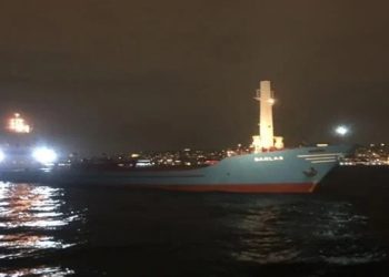 ناقلة نفط روسية تصطدم بزورق في خليج “الدردنيل” بإسطنبول