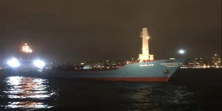 ناقلة نفط روسية تصطدم بزورق في خليج “الدردنيل” بإسطنبول