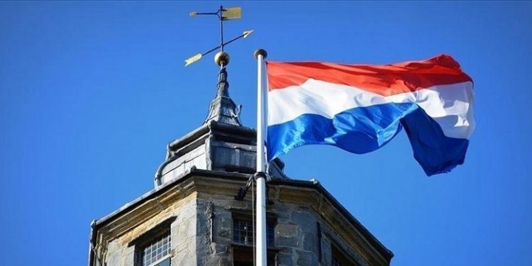 هولندا تعلق دخول اللاجئين من تركيا