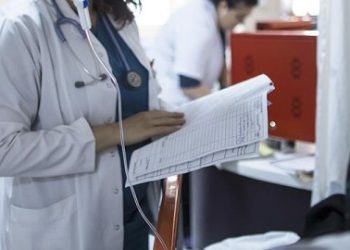 تركيا تفقد أطبائها وأزمة منتظرة في العمليات الجراحية