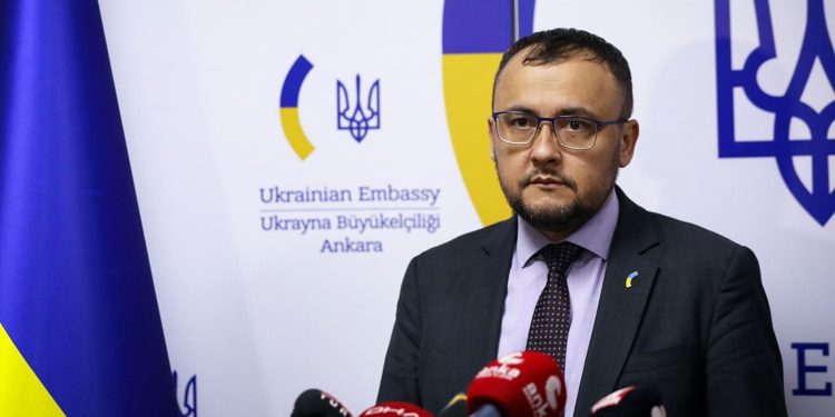 السفير الأوكراني في تركيا يدين الهتاف باسم بوتين في مباراة كرة قدم