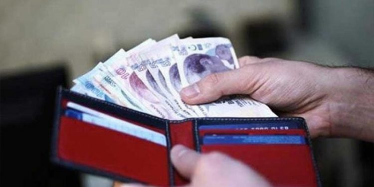 تركيا.. حد الجوع يرتفع إلى 7282 ليرة