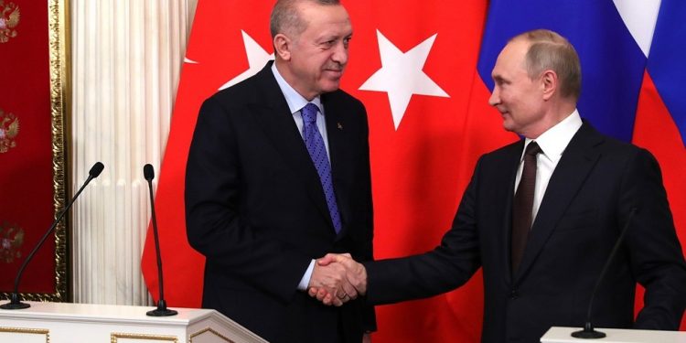 الكرملين يرفص دعوة أردوغان بشأن لقاء بوتين وزيلينسكي 