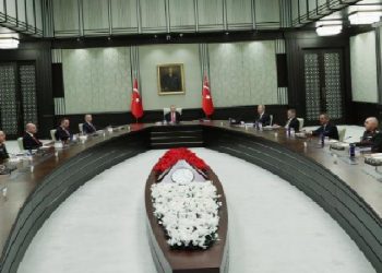 إحالة 38 جنرالًا وأدميرالًا تركيا إلى التقاعد