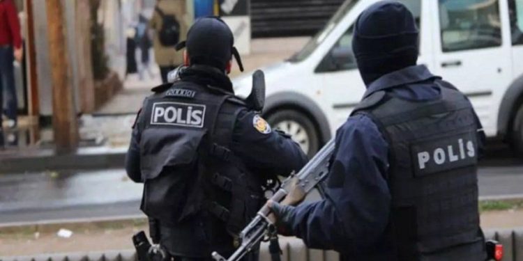 الداخلية التركية تعلن اعتقال 5 قياديين من “داعش”