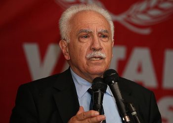 زعيم حزب تركي: “العدالة والتنمية” سيشهد انقسامًا!