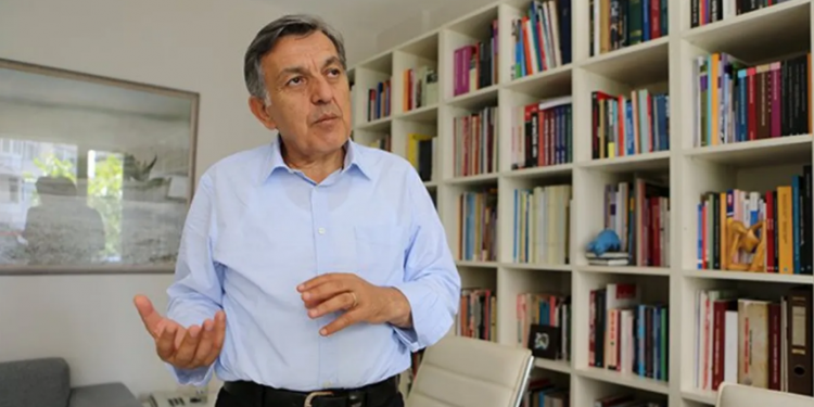 باحث تركي: القاعدة الشعبية لحزب أردوغان تراجعت إلى 20%