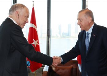 أردوغان يلتقي رئيس المؤتمر اليهودي العالمي