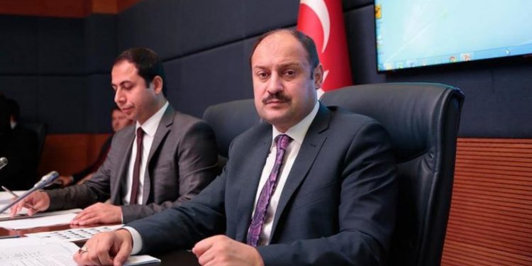 تركيا.. هل يلحق برلماني عن الحزب الحاكم بقائمة المستقيلين؟