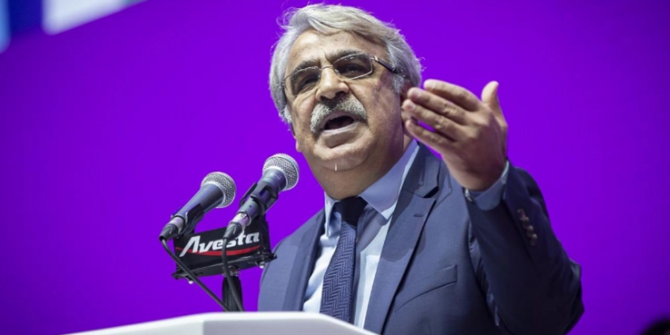 سنجار: لا يمكن التعامل مع مزاعم الأسلحة الكيماوية ببيانات سطحية وتهديدات