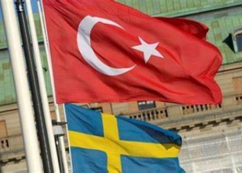 تركيا تستدعي السفير السويدي بعد أن عرض تلفزيون بلاده محتوى مسيئًا لأردوغان..