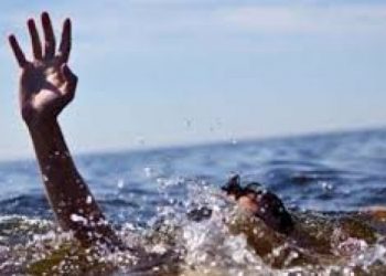 البحر يبتلع 15 مهاجرًا تحطّم زورقُهم قبالةَ السواحل اليونانية