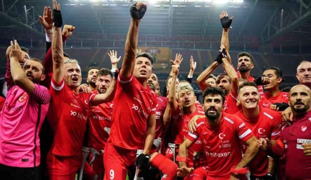 المنتخب التركي لكرة القدم لمبتوري الأطراف يفوز بكأس العالم