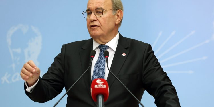 حزب الشعب الجمهوري: لم يحدث في تاريخ البنك المركزي التركي مثل هذا العجز من قبل