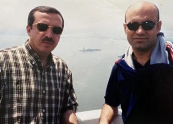 برلماني سابق: أردوغان أول زعيم حزب يلجأ إلى الولايات المتحدة