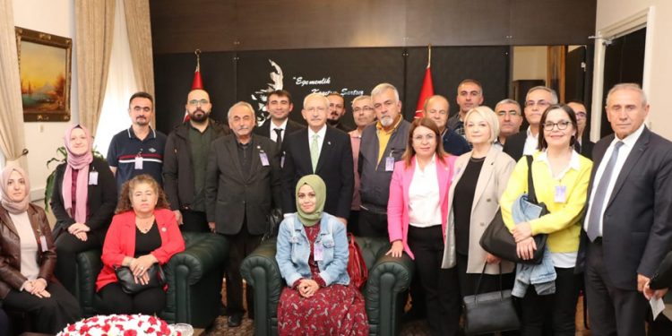 زعيم المعارضة التركية: سنحل أزمة الفصل التعسفي مهما كلفتنا