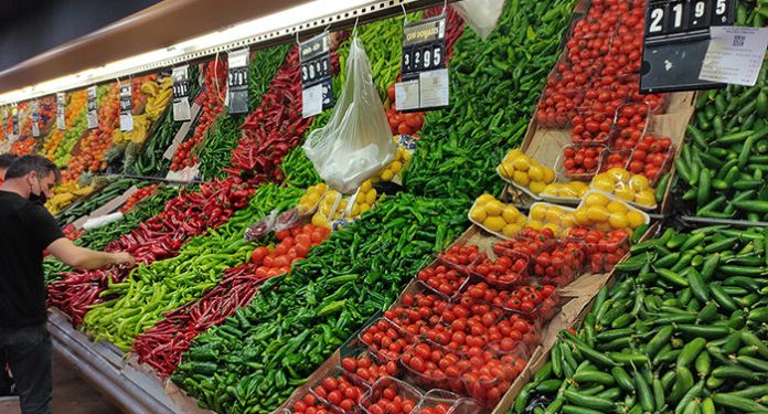 تركيا.. زيادة بأسعار الخضروات والفاكهة في أنطاليا