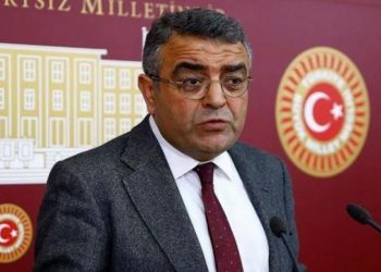 برلماني تركي يتحدث عن استخدام أسلحة كيميائية ضد “العمال الكردستاني