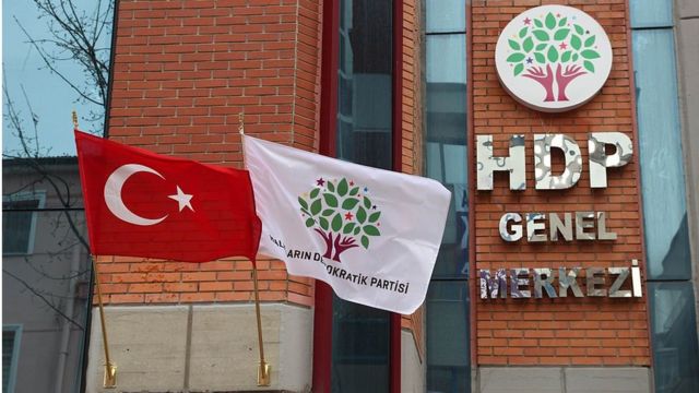 الشعوب الديمقراطي: حزننا وألمنا عظيمان جراء تفجير إسطنبول