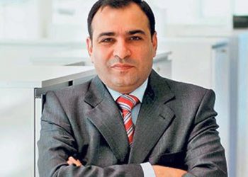 من هو الصحفي الذي طلب أردوغان ترحيله من السويد؟