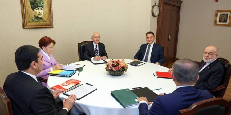 صحفية تركية: ليس المرشح الرئاسي فقط هو مشكلة التحالف السداسي