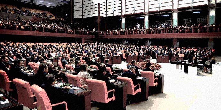 صحفي تركي: أردوغان سيرجئ مقترح التعديل الدستوري بشأن الحجاب 