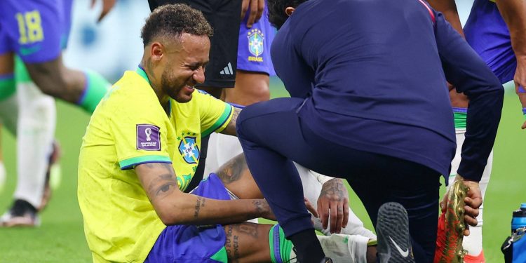 البرازيل تستعد لمباراة كأس العالم مع سويسرا دون نيمار