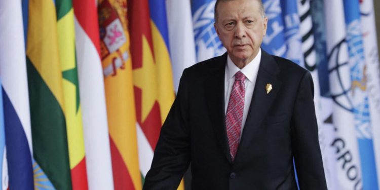 بلومبرج: أردوغان يريد اعترافًا بأنه “رئيس قوة إقليمية”!