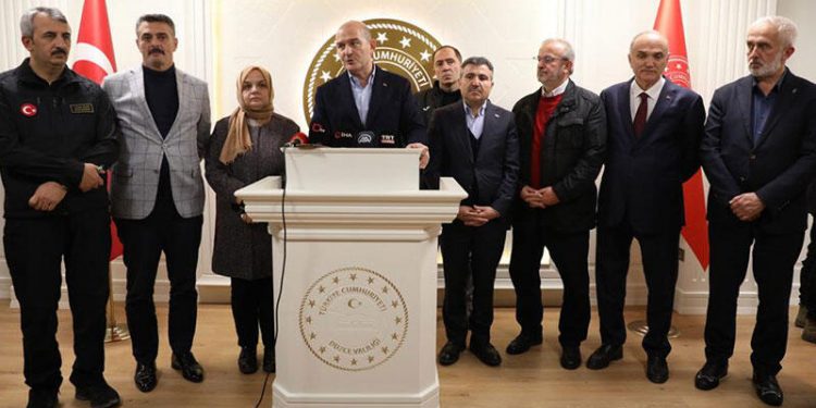 وزير الداخلية التركي يهدد مثيري الشائعات حول الزلزال