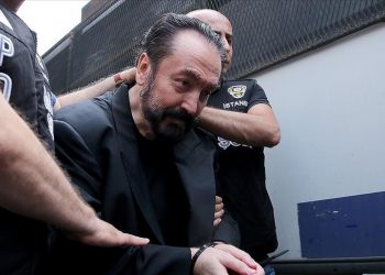 عاجل.. الحكم بالسجن 8658 سنة على عدنان أوكتار “الداعية الراقص”!