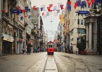 حظر كافّة الأنشطة في شارع “الاستقلال” في إسطنبول