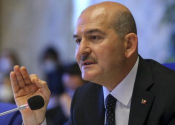 وزير الداخلية التركي يهاجم حزب المرأة الحديدية