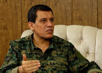 قائد روسي يلتقي قوات سوريا الديمقراطية