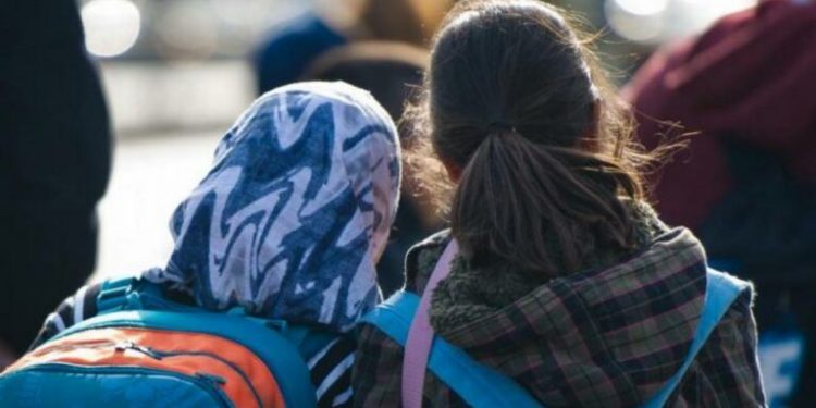 استطلاع: 90% يقولون إن الحجاب “لا يواجه مشكلة” في تركيا