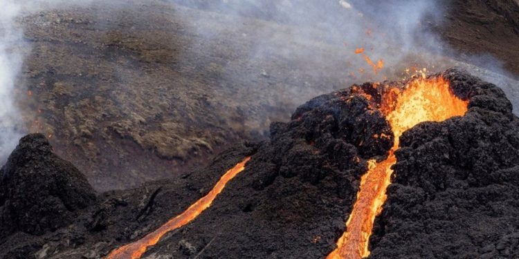 ثوران بركان “ماونا لوا” في هاواي لأول مرة منذ 4 عقود