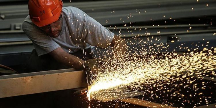 ارتفاع الإنتاج الصناعي بنسبة 2.5 في المائة على أساس سنوي