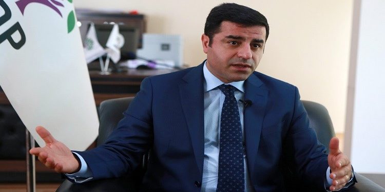 دميرطاش لأردوغان: ضع إمام أوغلو في السجن أيضًا!