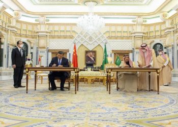 السعودية والصين توقعان 35 صفقة بقيمة 30 مليار دولار