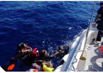 اليونان تضع 19 ألف مهاجرًا بمواجهة الموت غرقًا 