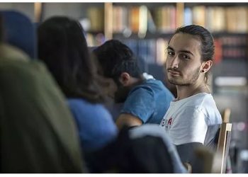 استطلاع: 57٪ من الشباب التركي يرغب في العمل بالحكومة