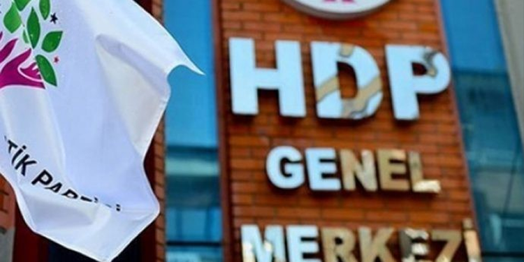 تركيا.. اعتقال قيادي بالحزب الكردي