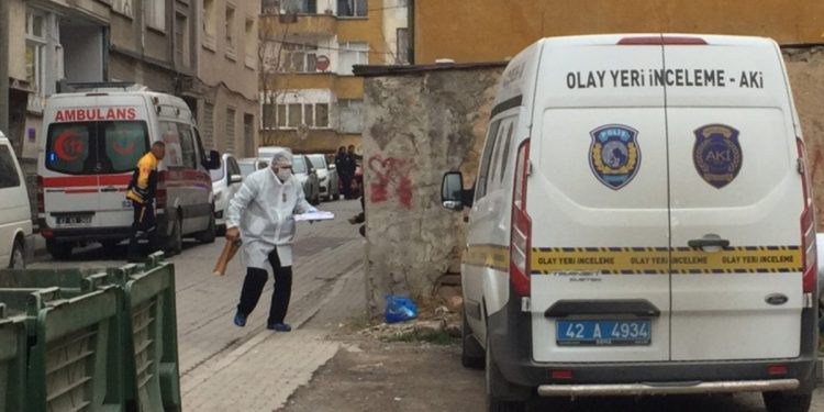 سوري يطعن ابنتيه حتى الموت في قونية