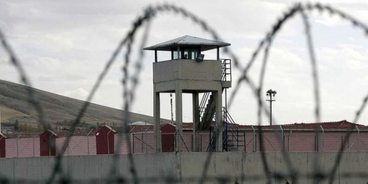 تركيا.. اعتقال شابة حامل بالمخالفة للقانون