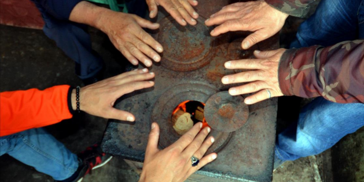 تزايد استخدام “مواقد الفحم” في تركيا بسبب ارتفاع الغاز الطبيعي